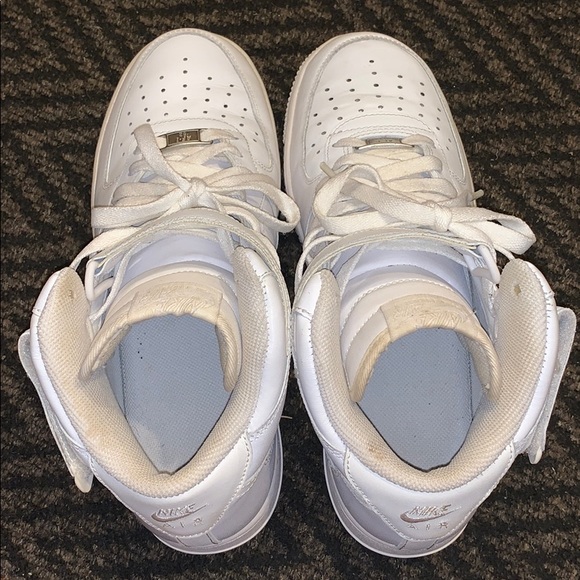 Used Air Force 1 size 8.5 - Picture 4 of 7